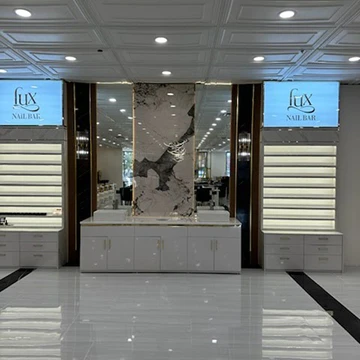 LUX NAIL BAR