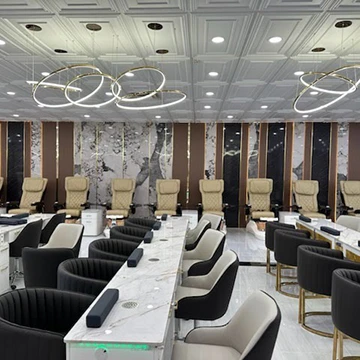 LUX NAIL BAR