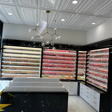 LUX NAIL BAR